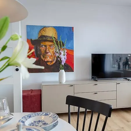 High By The Sea アパート