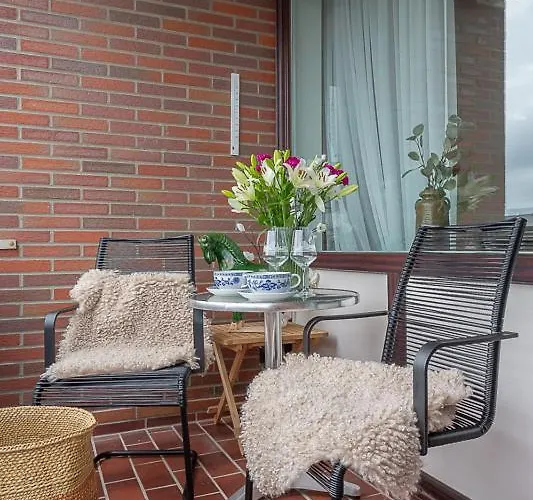 Апартаменты High By The Sea *